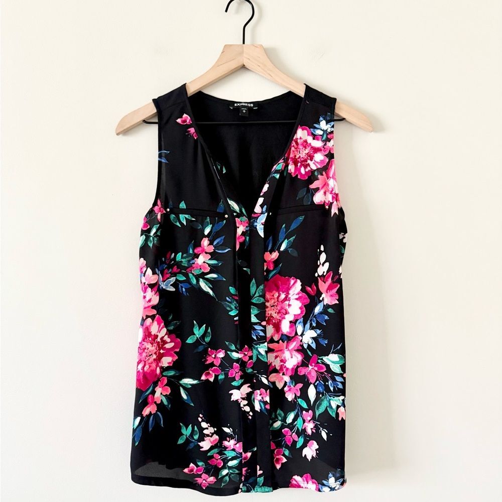Express V- neck Sleeveless Mixed Media Blouse in Black & Pink Floral - Size M